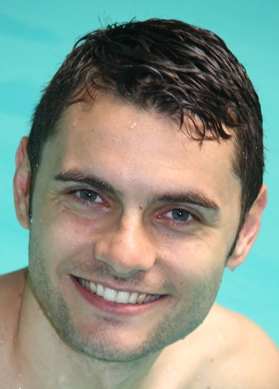 Damien instructeur natation enfants Bouc Bel Air EdenKids