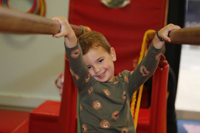 Baby gym pour développer la motricité et l'aisance corporelle pour les enfants de 6 mois à 3 ans